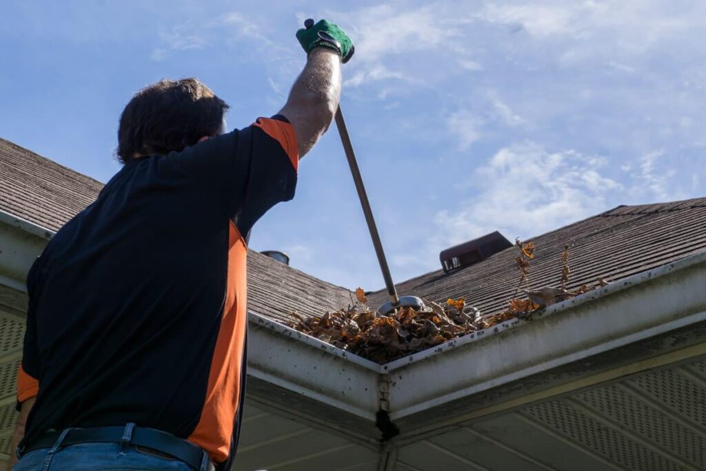 Burnaby Eavestrough Cleaning Contractors | Eavestrough Cleaning Near Me - Elite Flow Gutters